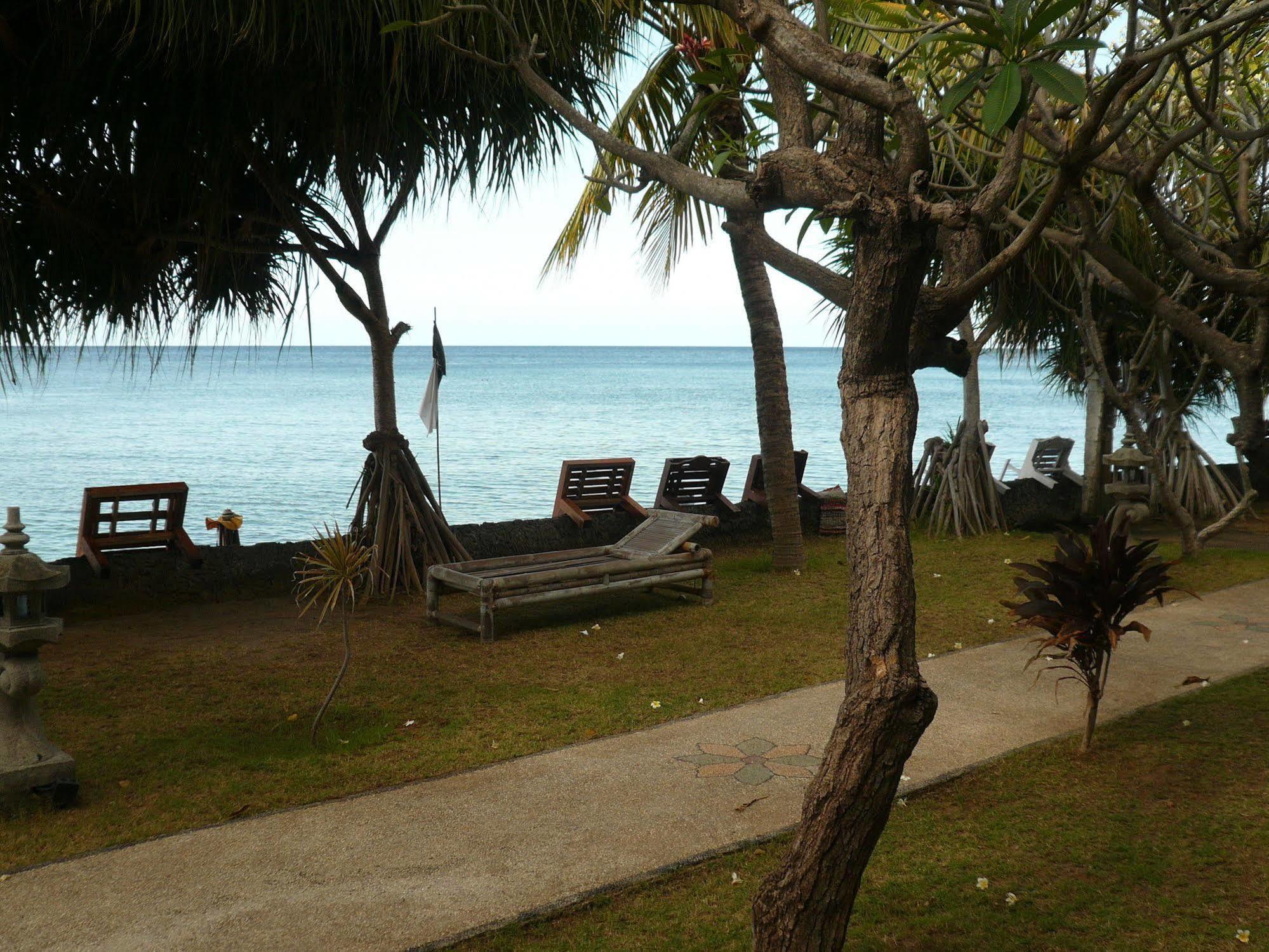 Vienna Beach Resort Amed Exterior foto